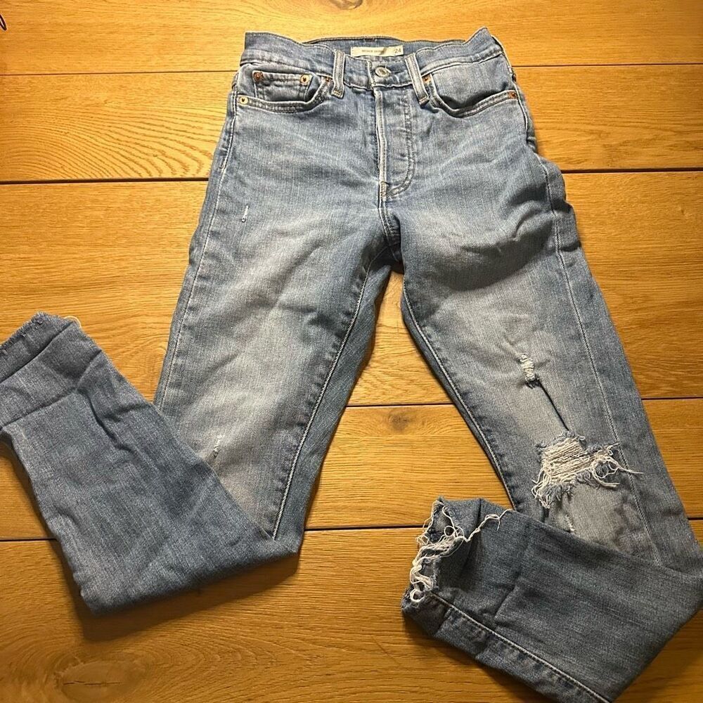 Levi’s wedgie skinny jeans 24